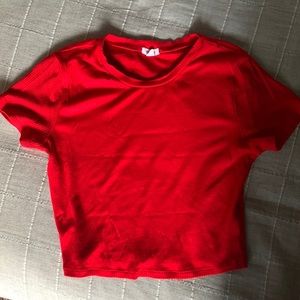 garage red cropped tee